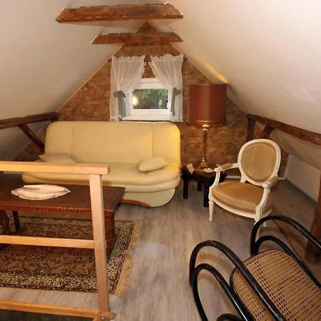 Wohlfuehlferienhaus Berlin- Wellness, Pool Beheizt, Sauna, Spielplatz Дом отдыха Малов